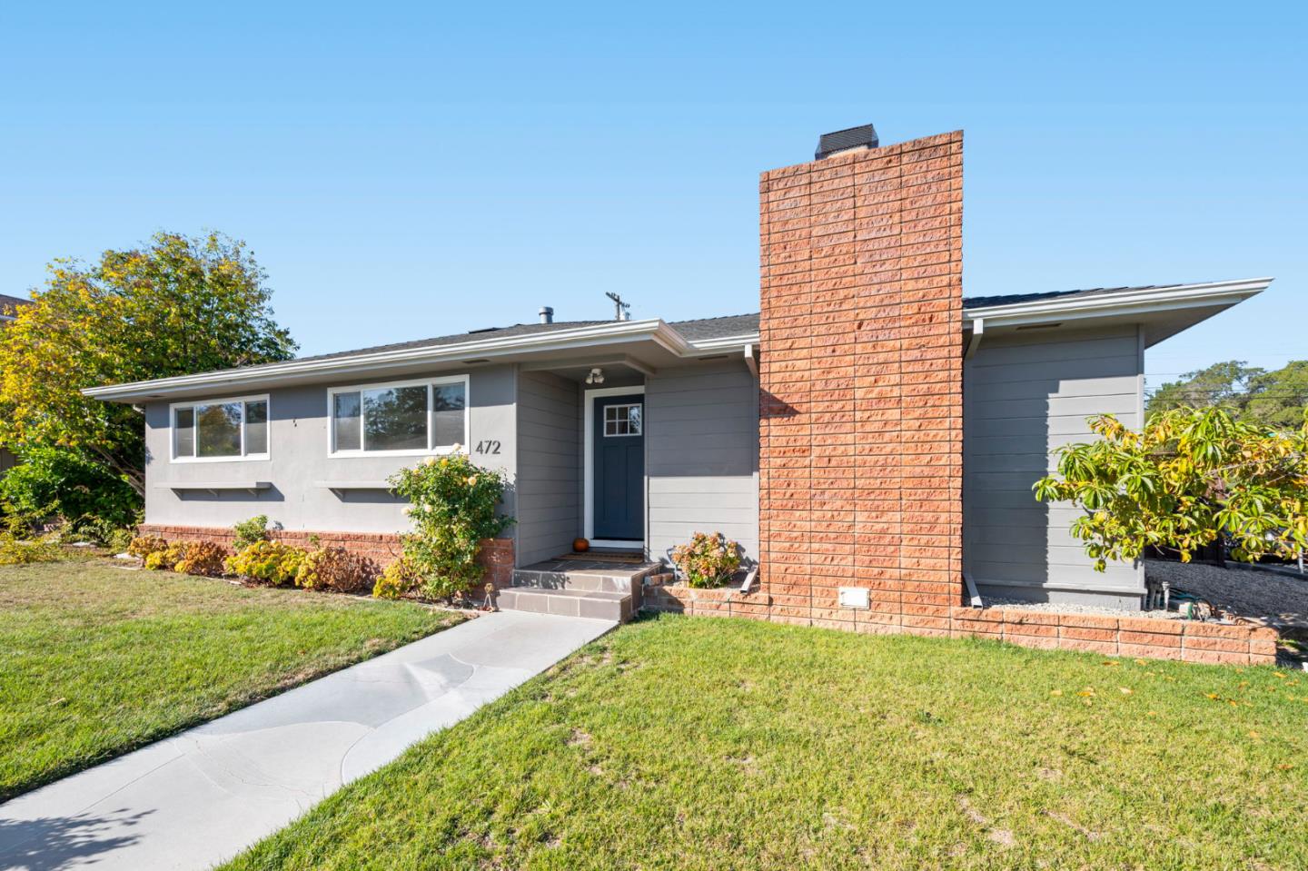 Detail Gallery Image 4 of 56 For 472 Gymkhana Rd, San Mateo,  CA 94403 - 3 Beds | 2 Baths