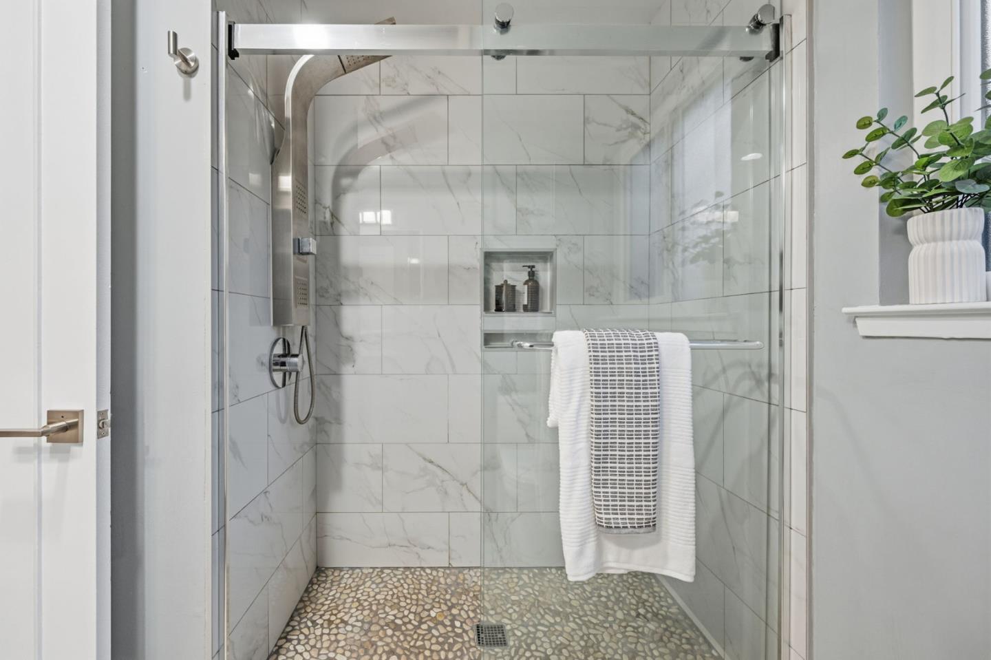 Detail Gallery Image 43 of 56 For 472 Gymkhana Rd, San Mateo,  CA 94403 - 3 Beds | 2 Baths