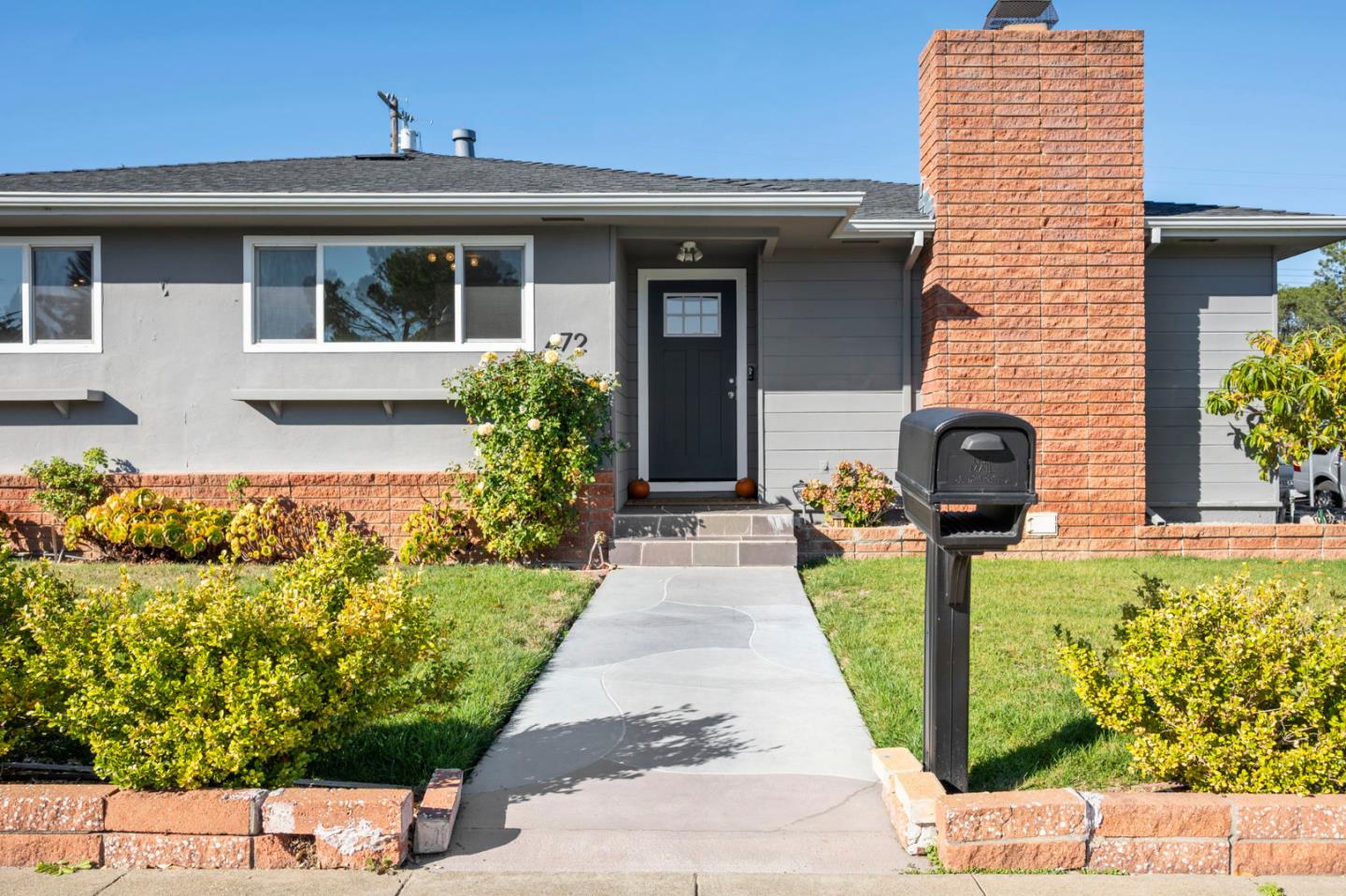 Detail Gallery Image 5 of 56 For 472 Gymkhana Rd, San Mateo,  CA 94403 - 3 Beds | 2 Baths