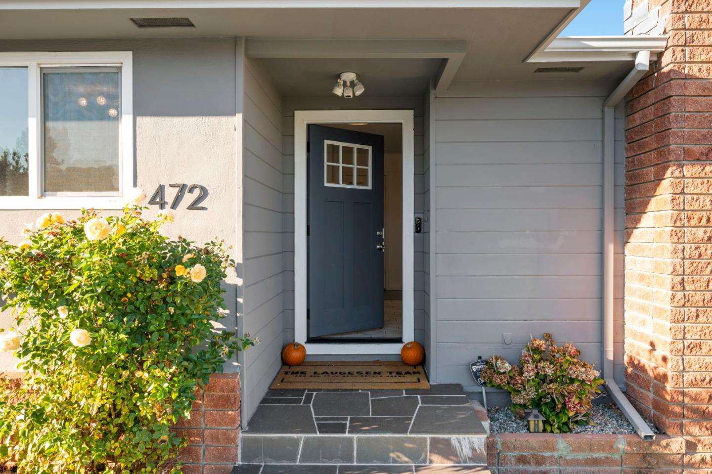 Detail Gallery Image 6 of 56 For 472 Gymkhana Rd, San Mateo,  CA 94403 - 3 Beds | 2 Baths