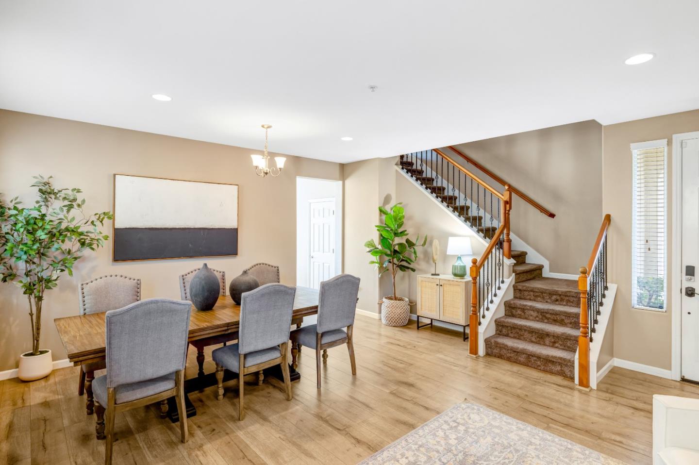 Detail Gallery Image 4 of 18 For 1690 Piazza Dr, Salinas,  CA 93905 - 5 Beds | 3 Baths