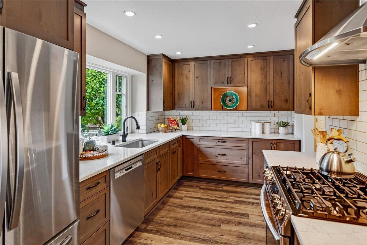 Detail Gallery Image 14 of 32 For 2388 Stanford Pl, Santa Clara,  CA 95051 - 3 Beds | 2 Baths