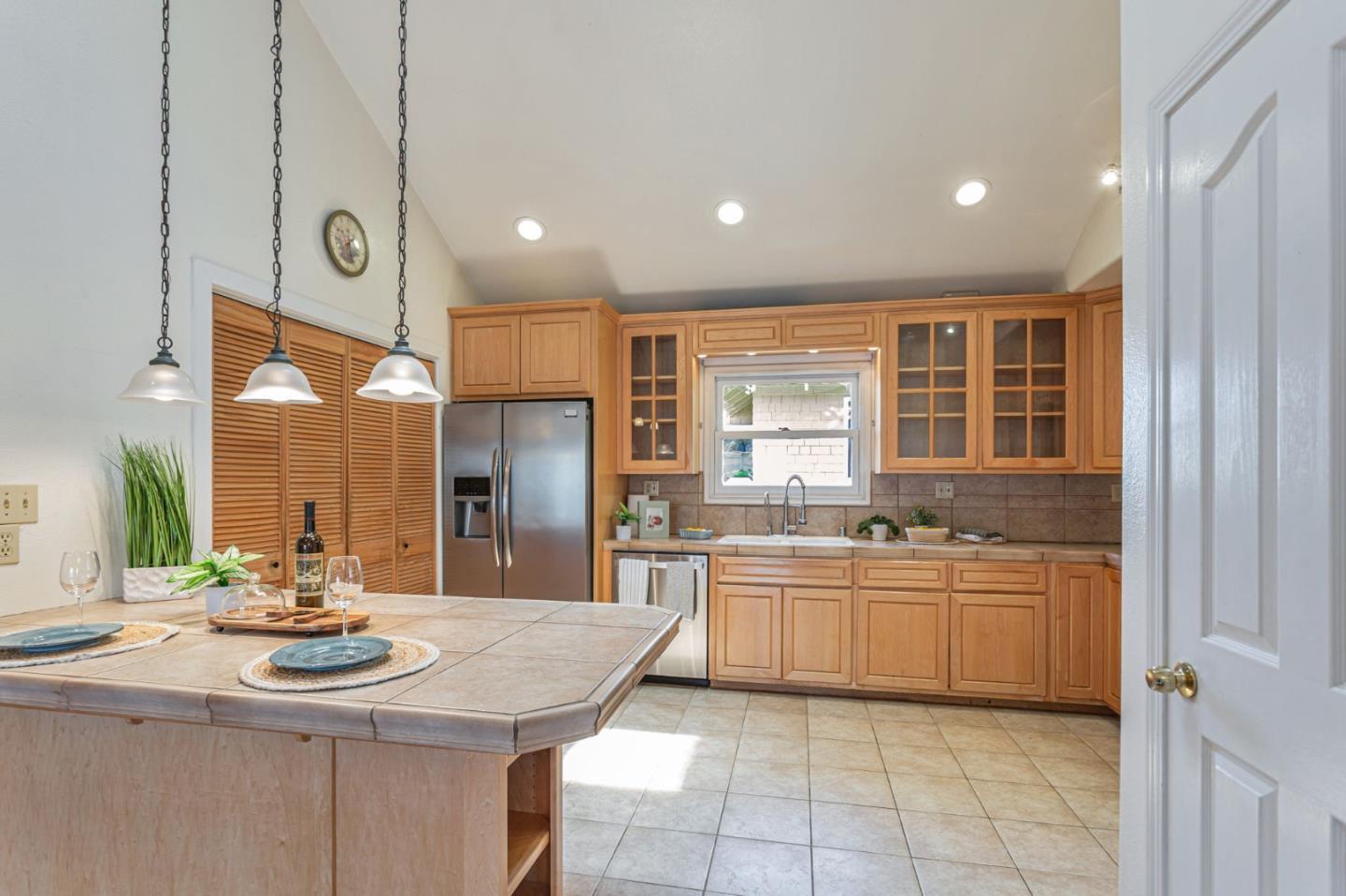 Detail Gallery Image 10 of 29 For 89 Hatton Ave, Spreckels,  CA 93962 - 6 Beds | 3 Baths