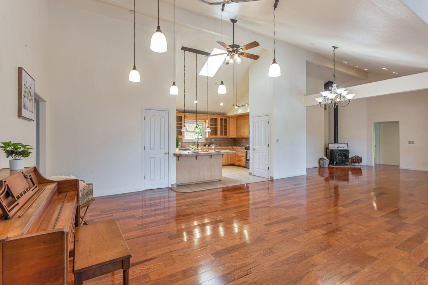 Detail Gallery Image 12 of 29 For 89 Hatton Ave, Spreckels,  CA 93962 - 6 Beds | 3 Baths