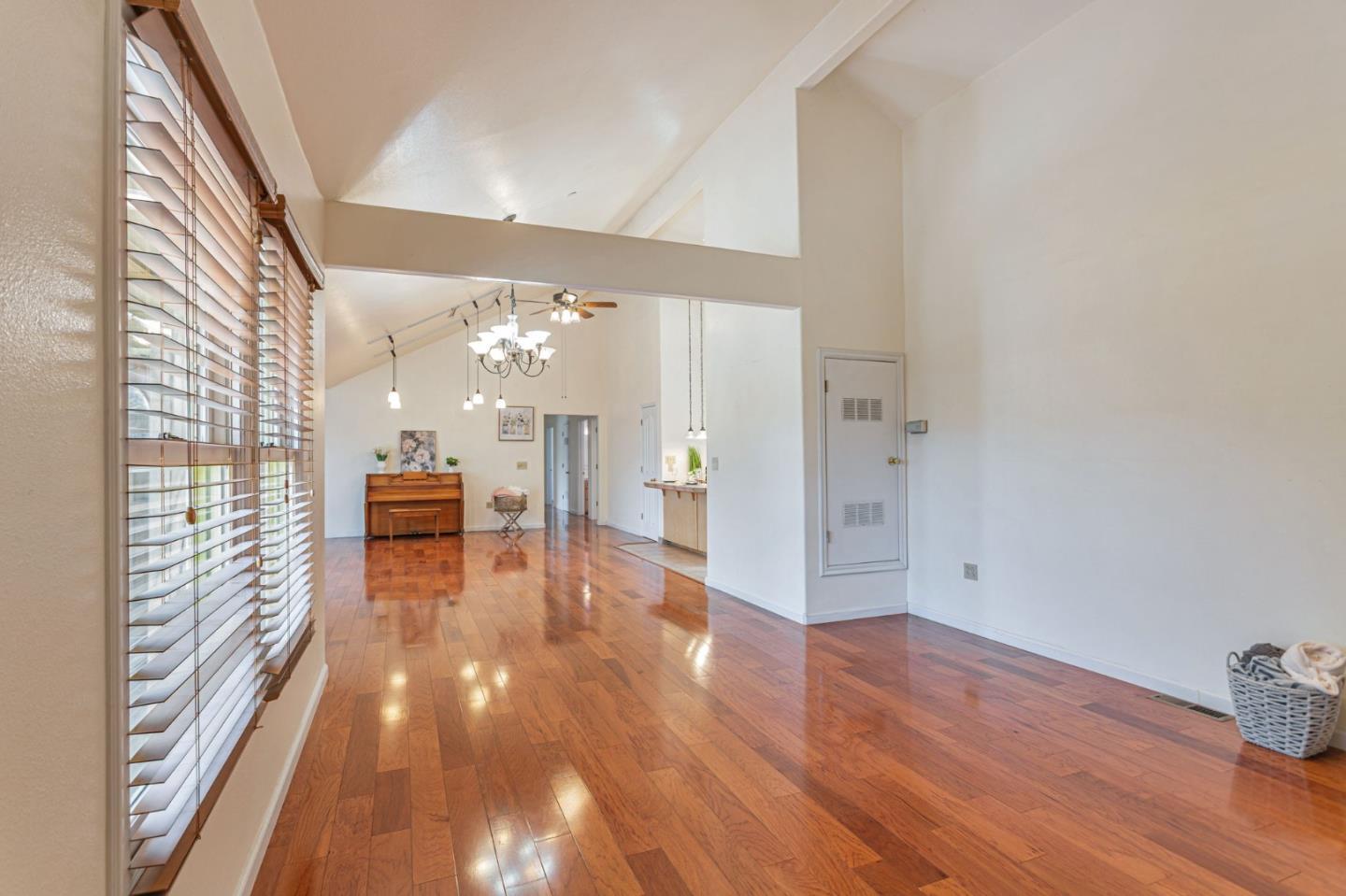 Detail Gallery Image 14 of 29 For 89 Hatton Ave, Spreckels,  CA 93962 - 6 Beds | 3 Baths