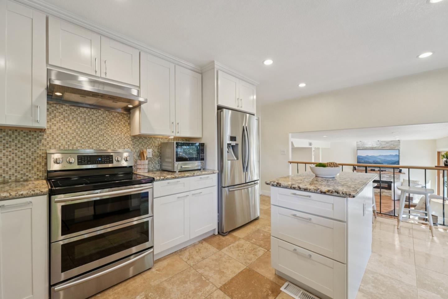 Detail Gallery Image 15 of 69 For 5330 Avenida Almendros, San Jose,  CA 95123 - 4 Beds | 3 Baths