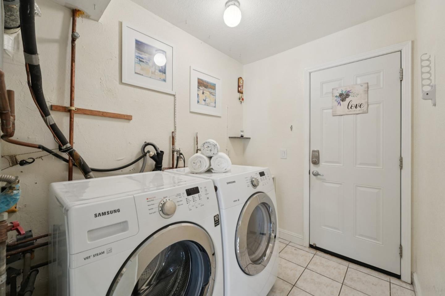 Detail Gallery Image 39 of 69 For 5330 Avenida Almendros, San Jose,  CA 95123 - 4 Beds | 3 Baths