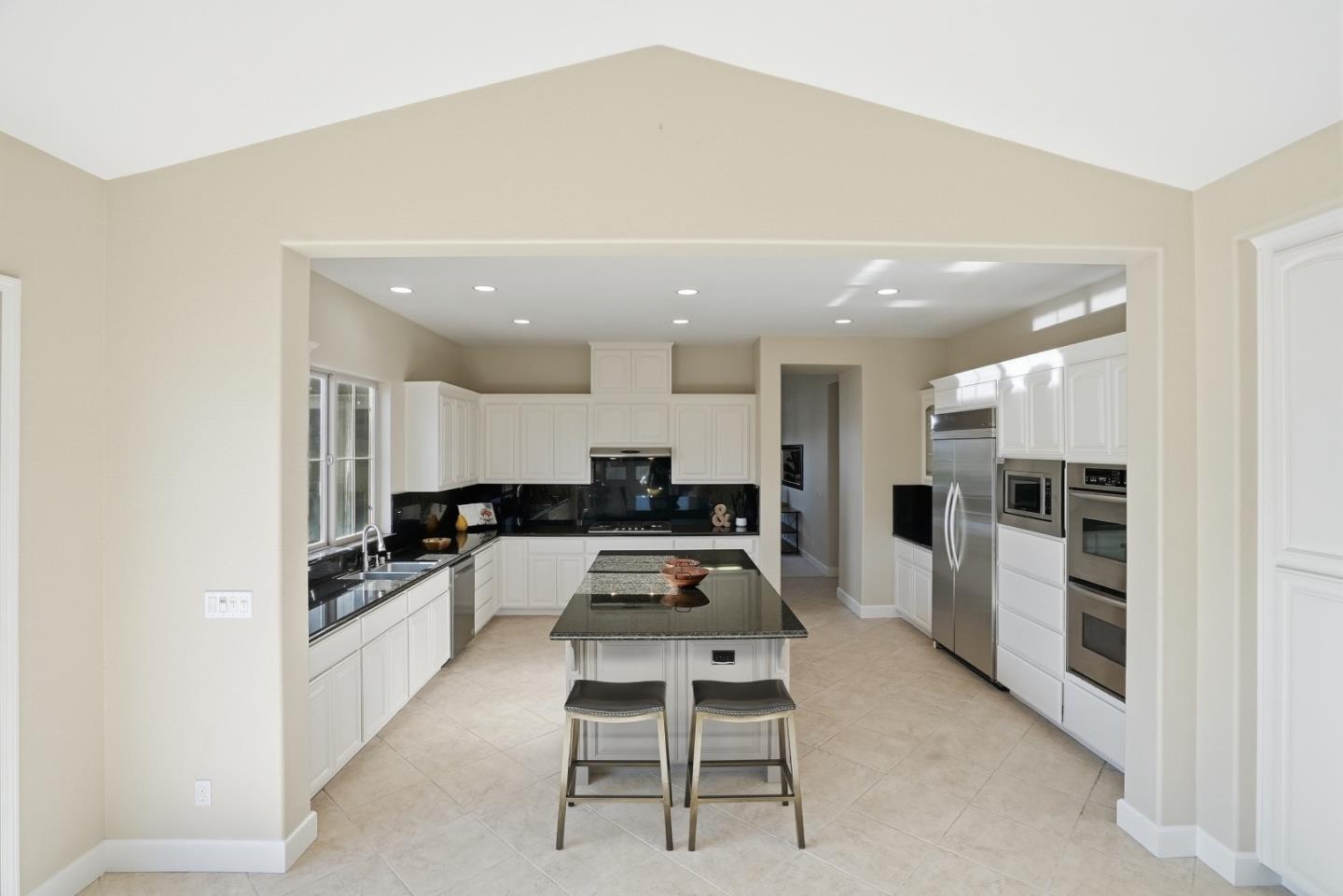 Detail Gallery Image 11 of 70 For 979 via Rodriguez, San Juan Bautista,  CA 95045 - 3 Beds | 2/1 Baths