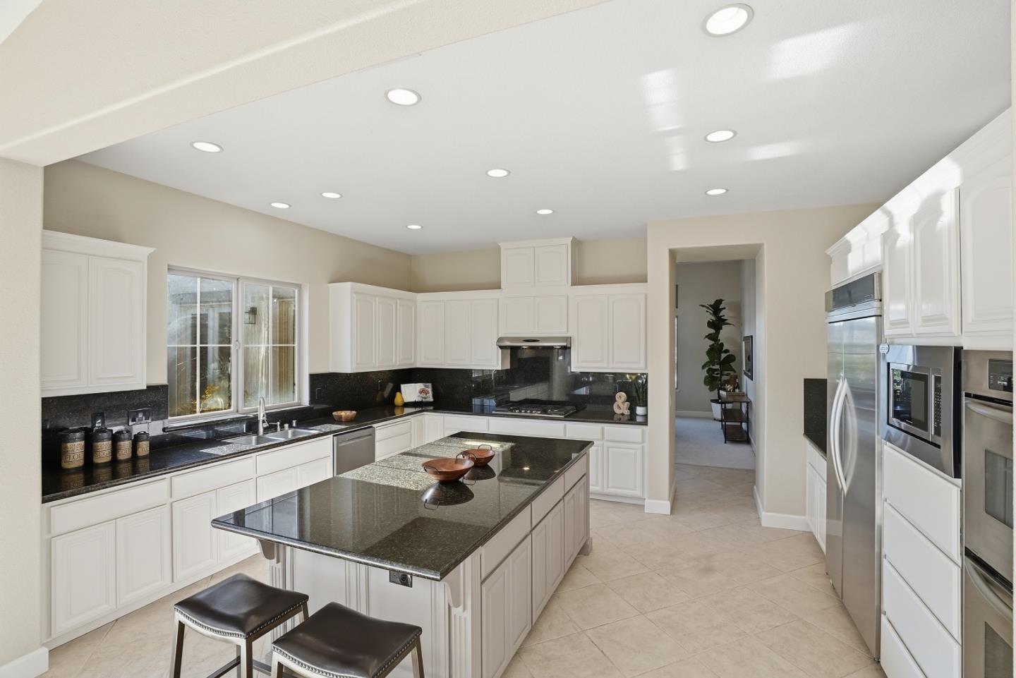 Detail Gallery Image 12 of 70 For 979 via Rodriguez, San Juan Bautista,  CA 95045 - 3 Beds | 2/1 Baths