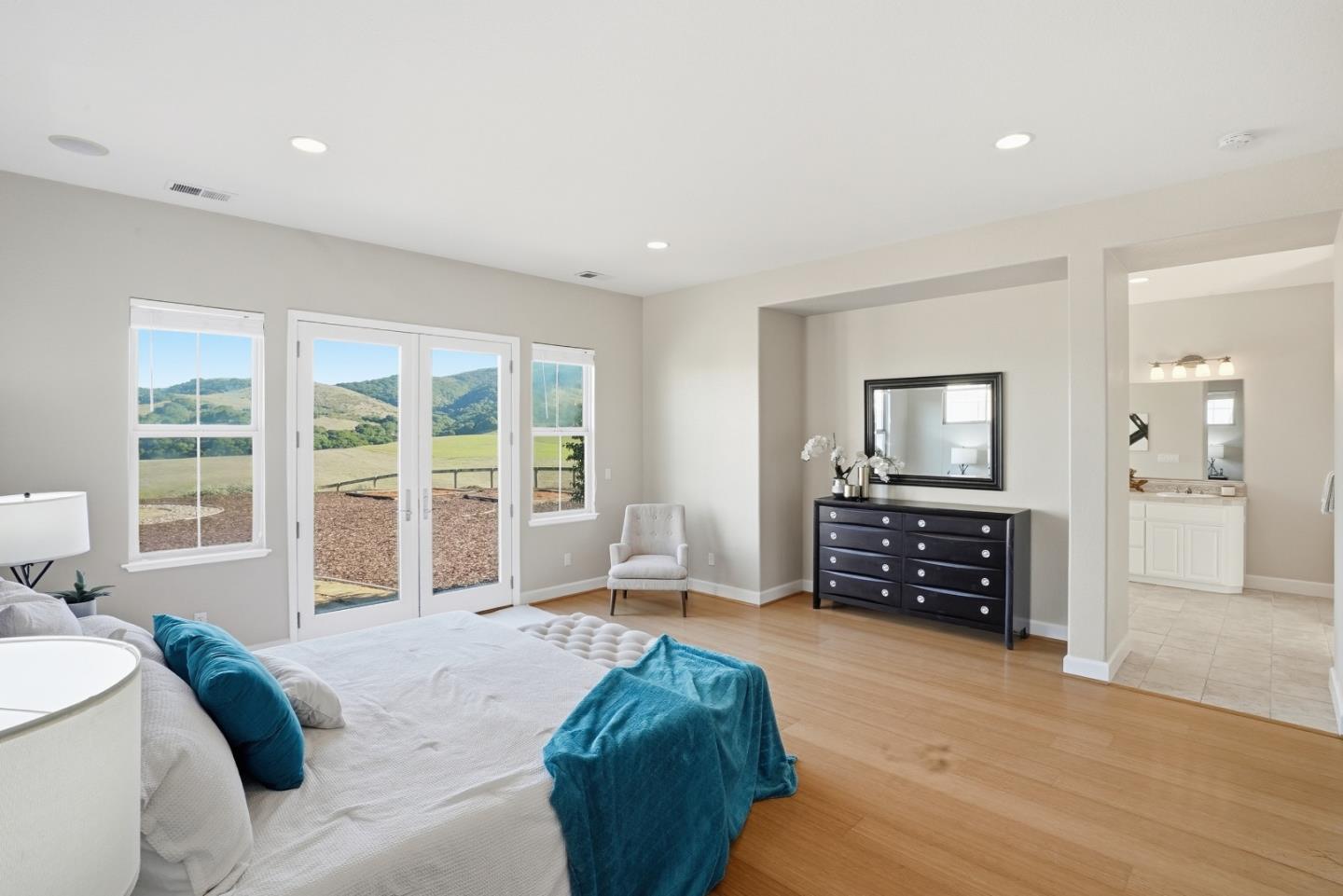 Detail Gallery Image 25 of 70 For 979 via Rodriguez, San Juan Bautista,  CA 95045 - 3 Beds | 2/1 Baths