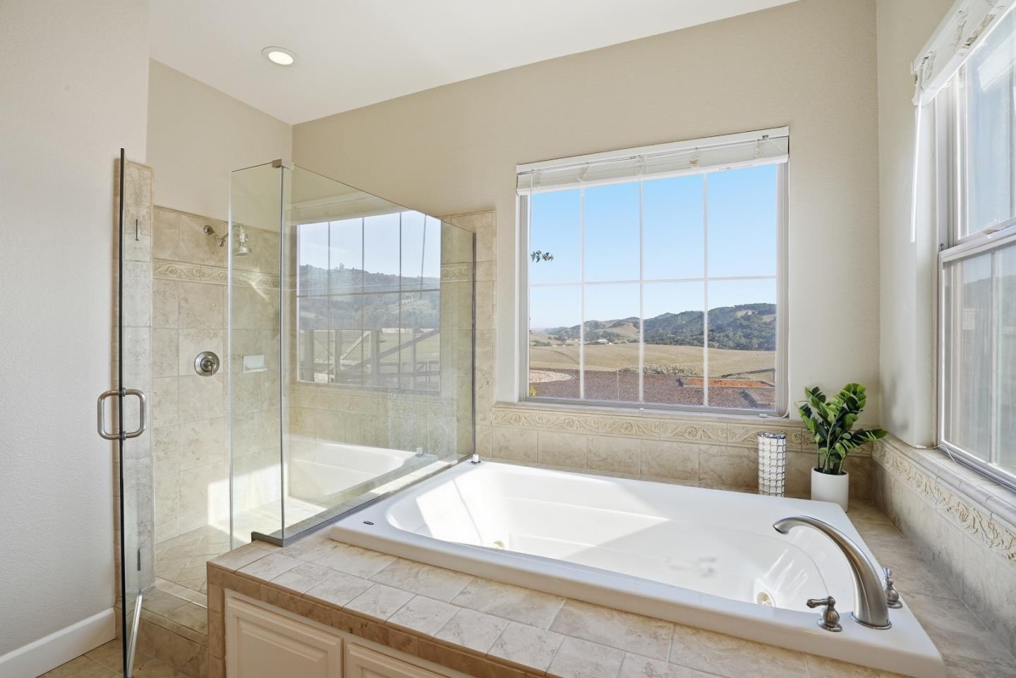 Detail Gallery Image 27 of 70 For 979 via Rodriguez, San Juan Bautista,  CA 95045 - 3 Beds | 2/1 Baths