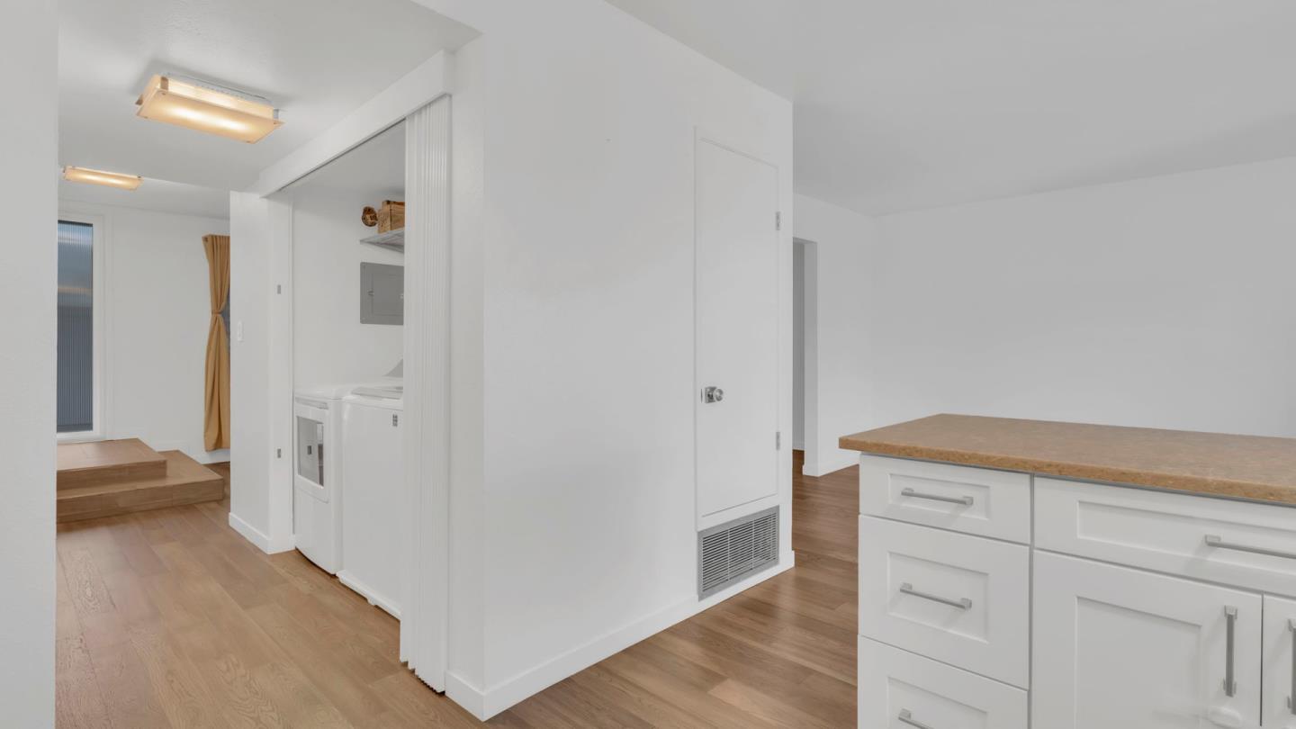 Detail Gallery Image 11 of 18 For 844 Magellan Ln, Foster City,  CA 94404 - 3 Beds | 2/1 Baths