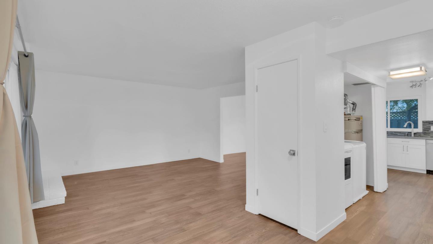 Detail Gallery Image 6 of 18 For 844 Magellan Ln, Foster City,  CA 94404 - 3 Beds | 2/1 Baths