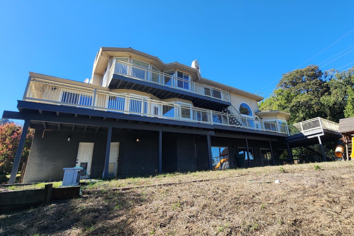 Front Image Thumbnail for ML82026324