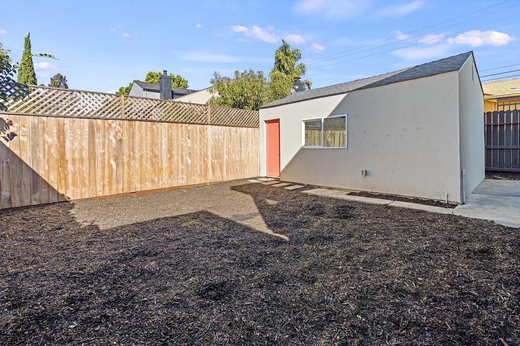 Detail Gallery Image 17 of 18 For 1463 103rd Ave, Oakland,  CA 94603 - 4 Beds | 2 Baths