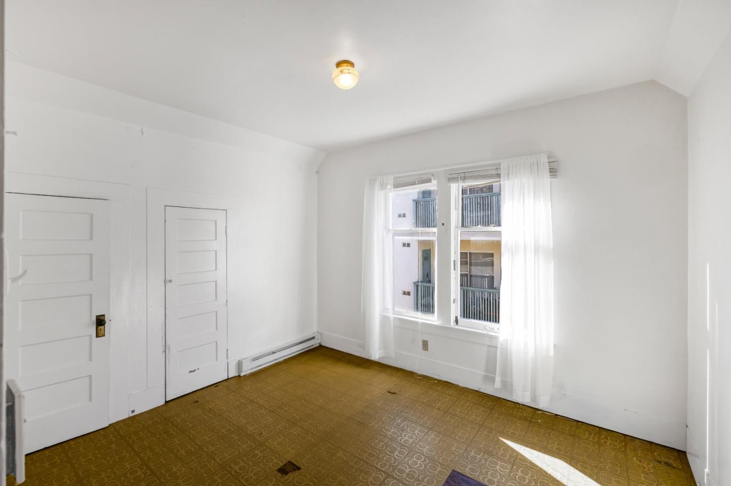 Detail Gallery Image 19 of 30 For 486 Van Buren St, Monterey,  CA 93940 - 5 Beds | 3 Baths