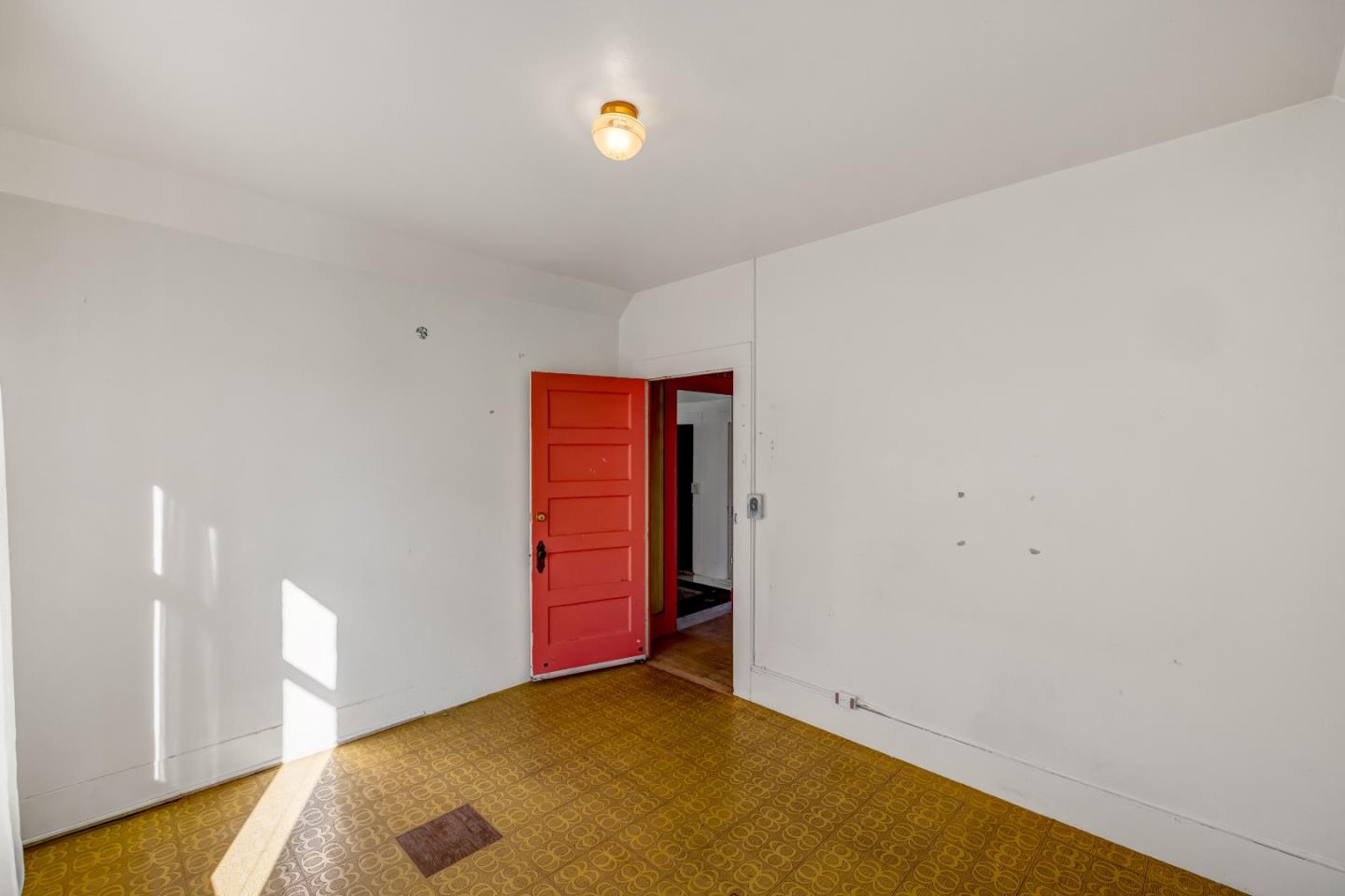 Detail Gallery Image 20 of 30 For 486 Van Buren St, Monterey,  CA 93940 - 5 Beds | 3 Baths