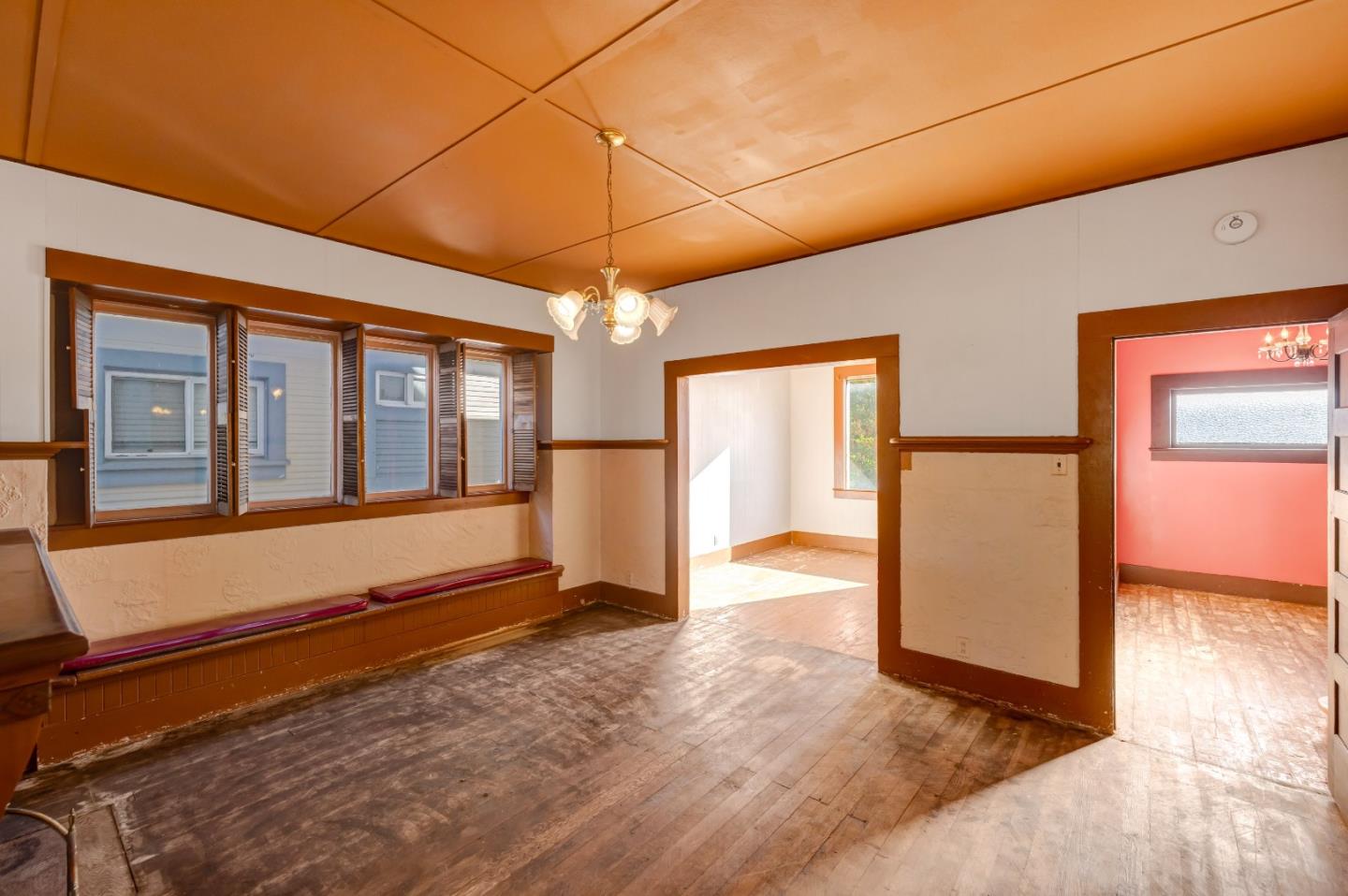 Detail Gallery Image 4 of 30 For 486 Van Buren St, Monterey,  CA 93940 - 5 Beds | 3 Baths