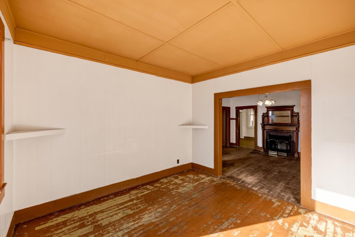 Detail Gallery Image 7 of 30 For 486 Van Buren St, Monterey,  CA 93940 - 5 Beds | 3 Baths