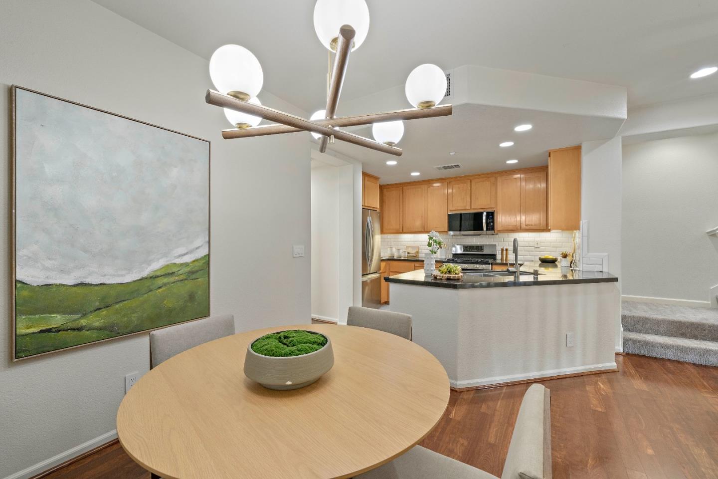 Detail Gallery Image 14 of 51 For 124 Sunol St, San Jose,  CA 95126 - 3 Beds | 3 Baths