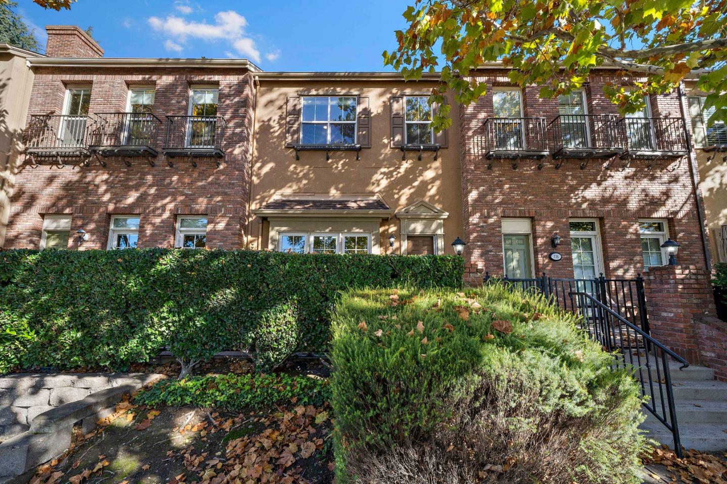 Detail Gallery Image 2 of 51 For 124 Sunol St, San Jose,  CA 95126 - 3 Beds | 3 Baths