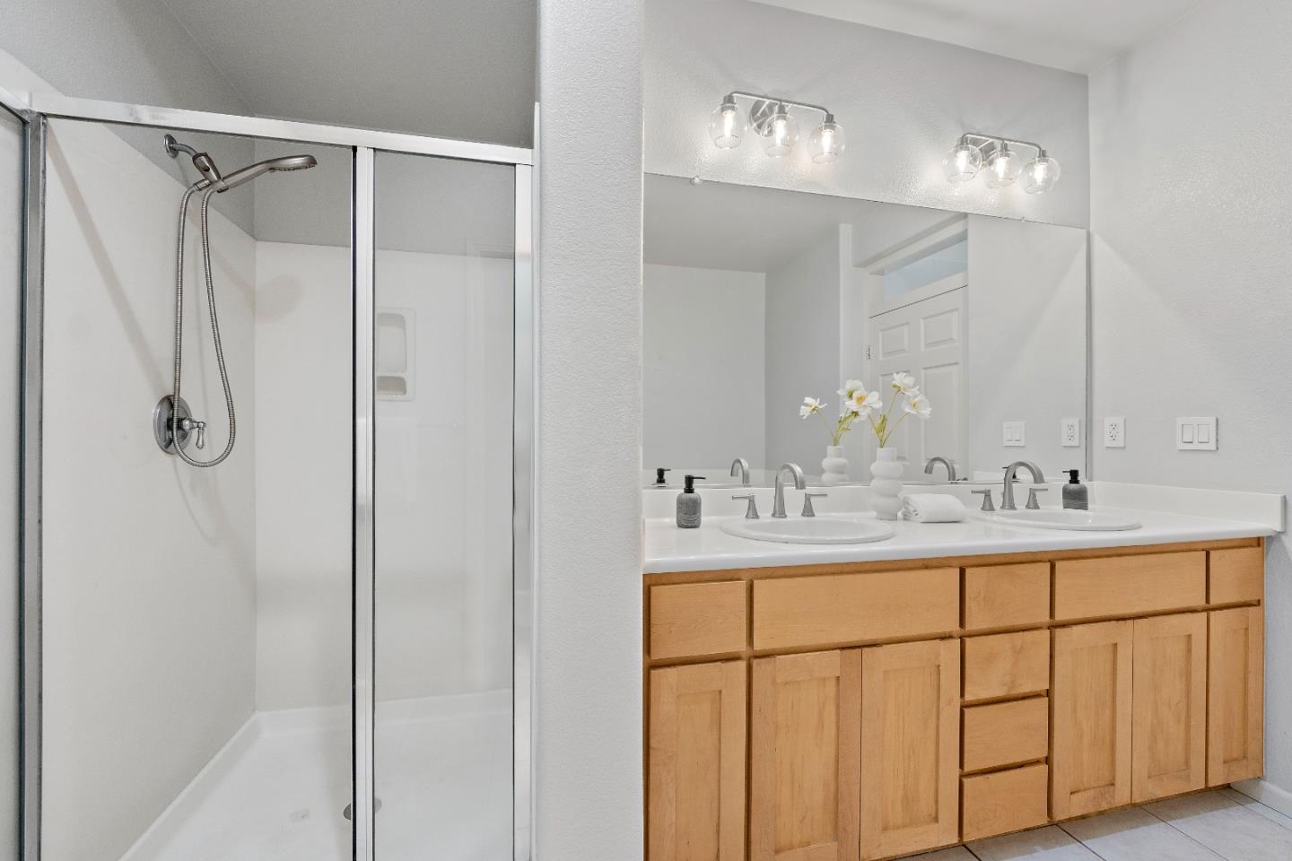 Detail Gallery Image 31 of 51 For 124 Sunol St, San Jose,  CA 95126 - 3 Beds | 3 Baths