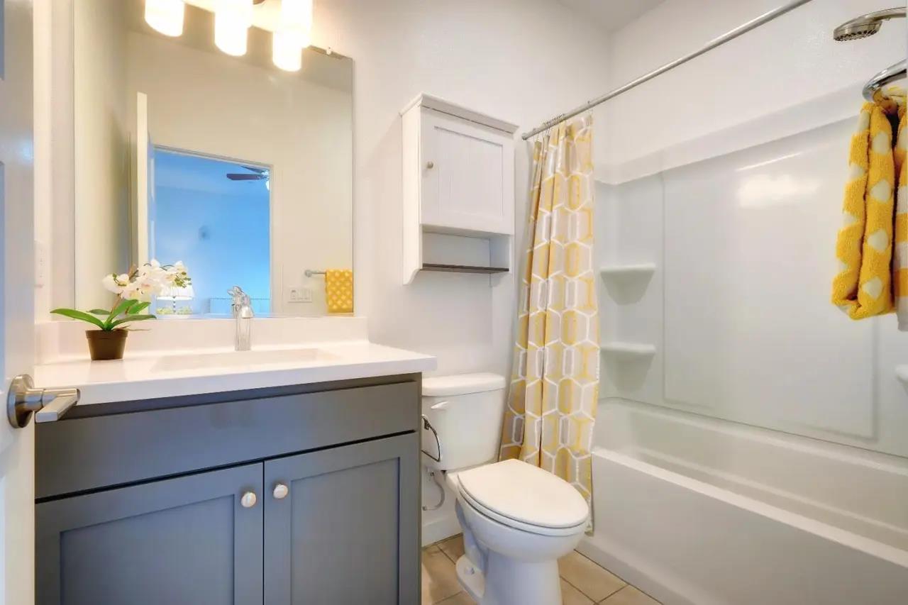 Detail Gallery Image 13 of 15 For 1878 Slate Pl, San Jose,  CA 95133 - 3 Beds | 3 Baths