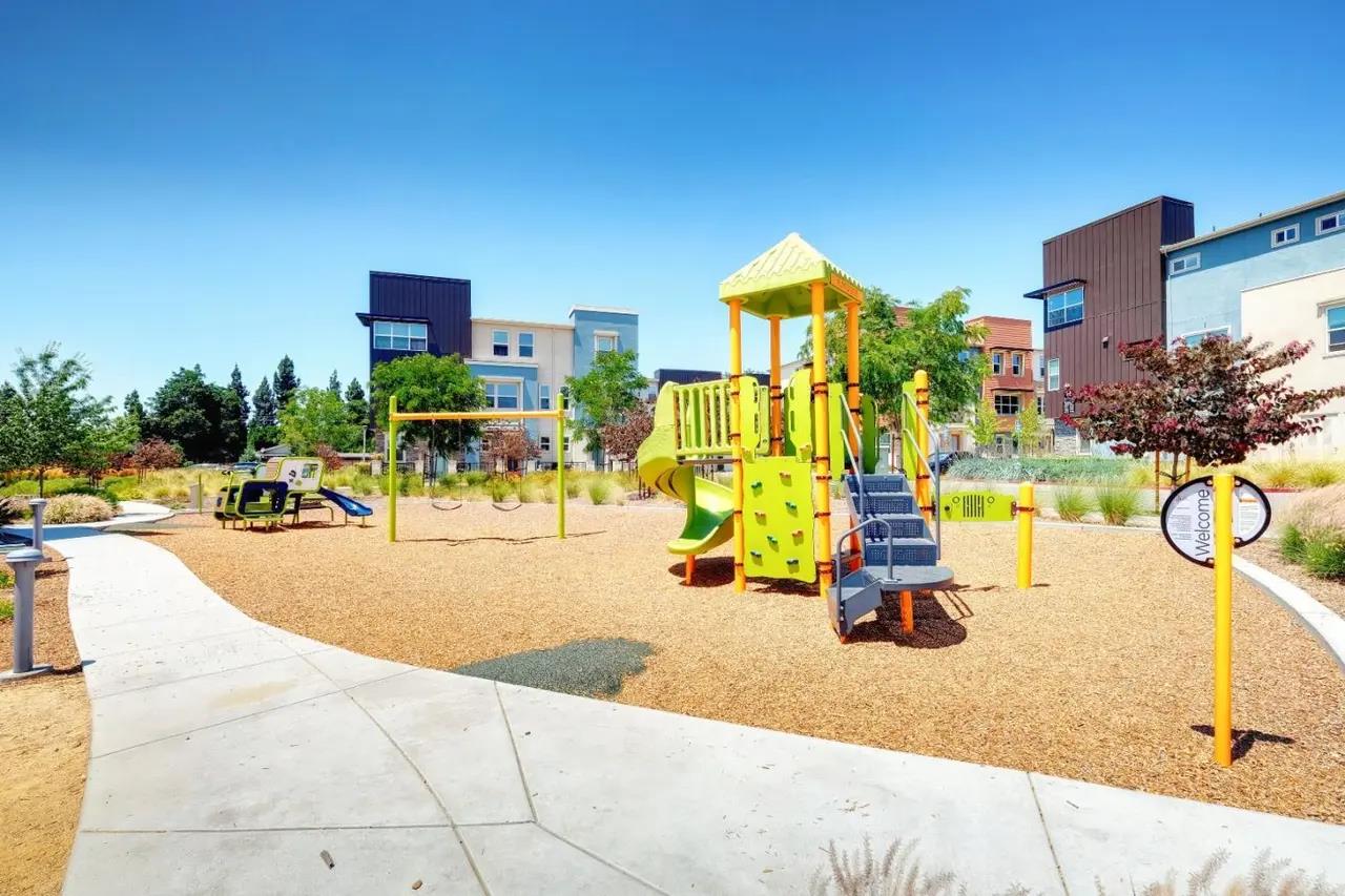 Detail Gallery Image 15 of 15 For 1878 Slate Pl, San Jose,  CA 95133 - 3 Beds | 3 Baths