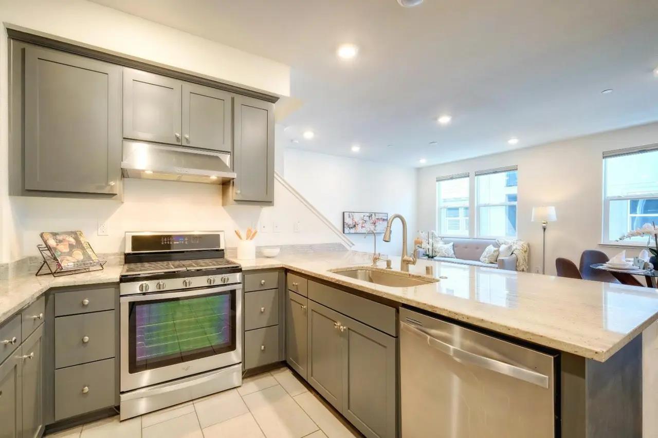 Detail Gallery Image 5 of 15 For 1878 Slate Pl, San Jose,  CA 95133 - 3 Beds | 3 Baths