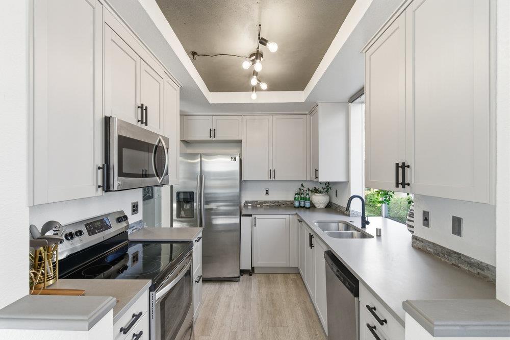 Detail Gallery Image 17 of 63 For 307 Chelsea Way, Redwood City,  CA 94061 - 1 Beds | 1 Baths