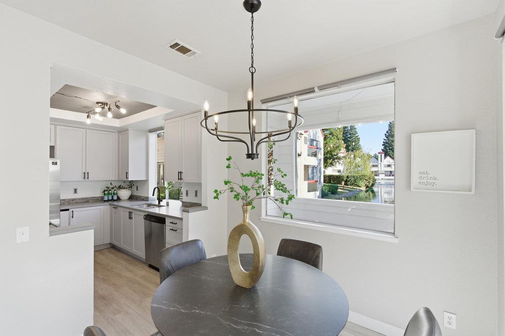 Detail Gallery Image 20 of 63 For 307 Chelsea Way, Redwood City,  CA 94061 - 1 Beds | 1 Baths