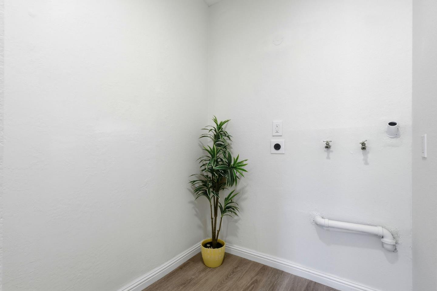 Detail Gallery Image 23 of 33 For 396 Imperial Way #208,  Daly City,  CA 94015 - 2 Beds | 1 Baths