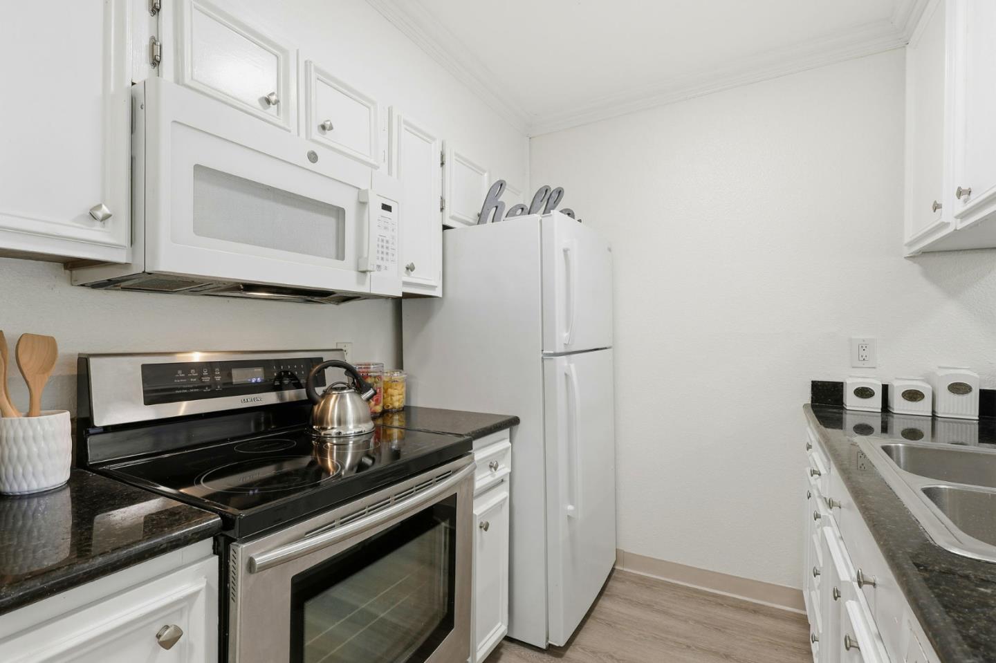 Detail Gallery Image 8 of 33 For 396 Imperial Way #208,  Daly City,  CA 94015 - 2 Beds | 1 Baths