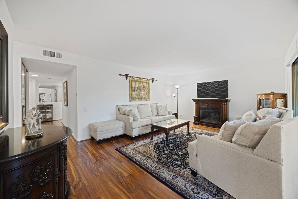 Detail Gallery Image 10 of 49 For 3350 La Mesa Dr #10,  San Carlos,  CA 94070 - 2 Beds | 2 Baths