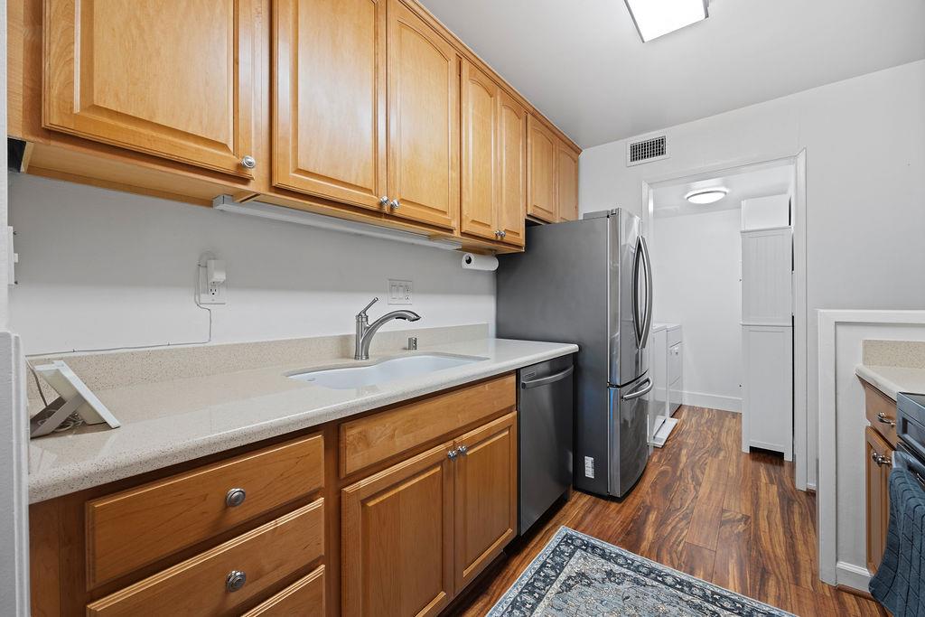 Detail Gallery Image 14 of 49 For 3350 La Mesa Dr #10,  San Carlos,  CA 94070 - 2 Beds | 2 Baths