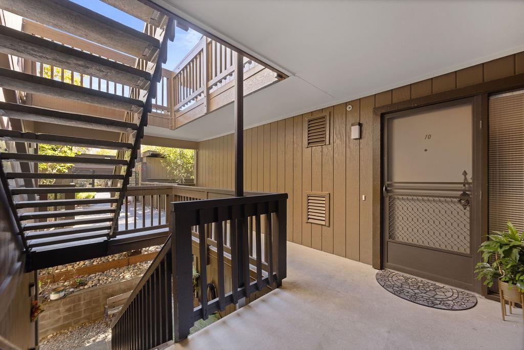 Detail Gallery Image 3 of 49 For 3350 La Mesa Dr #10,  San Carlos,  CA 94070 - 2 Beds | 2 Baths