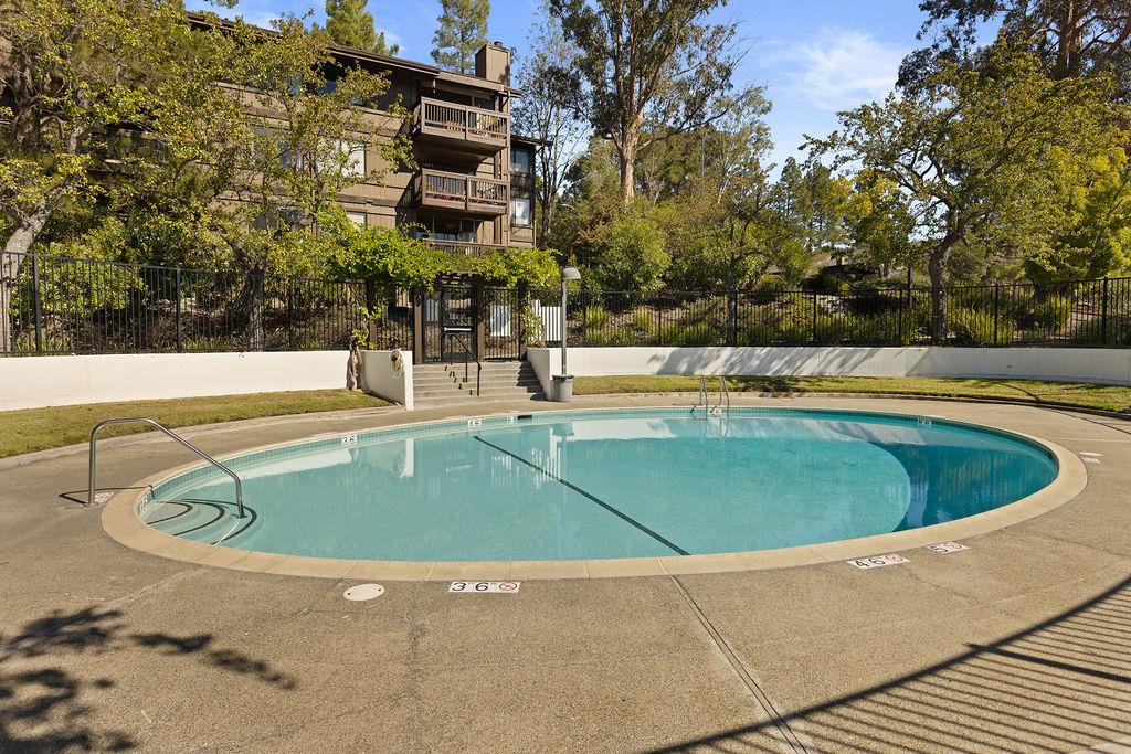 Detail Gallery Image 38 of 49 For 3350 La Mesa Dr #10,  San Carlos,  CA 94070 - 2 Beds | 2 Baths