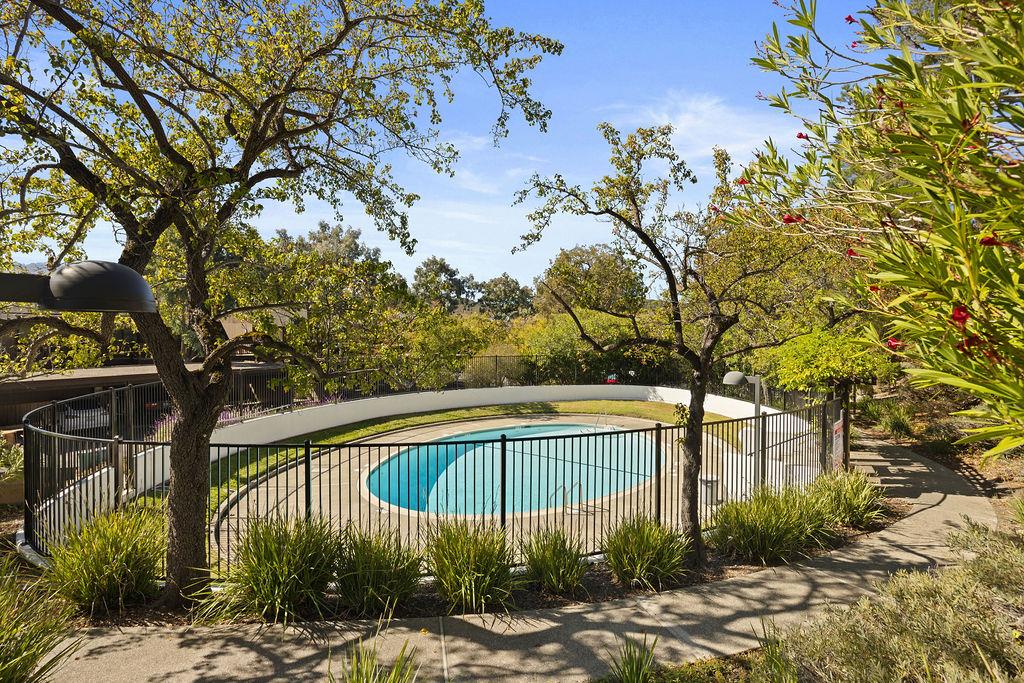 Detail Gallery Image 39 of 49 For 3350 La Mesa Dr #10,  San Carlos,  CA 94070 - 2 Beds | 2 Baths