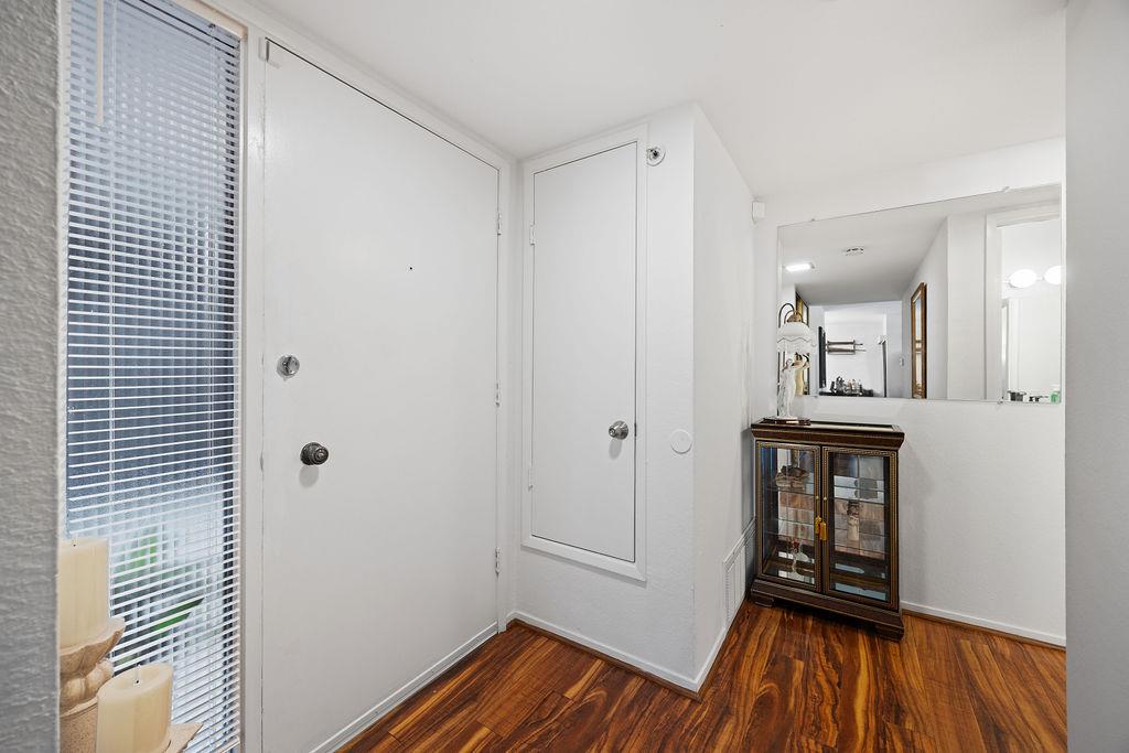 Detail Gallery Image 5 of 49 For 3350 La Mesa Dr #10,  San Carlos,  CA 94070 - 2 Beds | 2 Baths