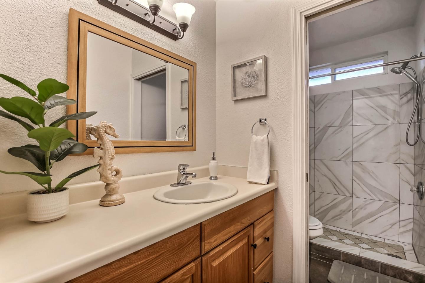 Detail Gallery Image 10 of 19 For 2396 Summer St, San Jose,  CA 95116 - 4 Beds | 3 Baths