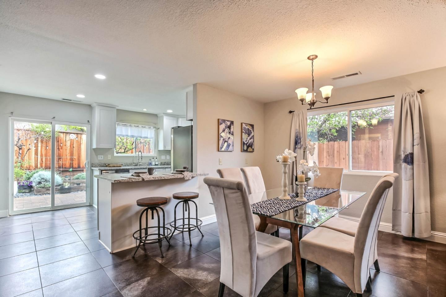 Detail Gallery Image 14 of 19 For 2396 Summer St, San Jose,  CA 95116 - 4 Beds | 3 Baths