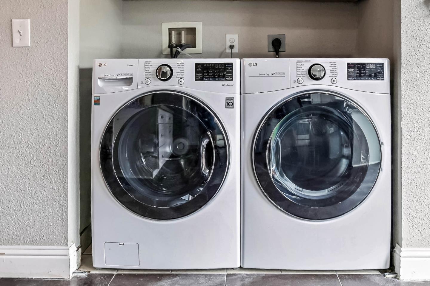 Detail Gallery Image 17 of 19 For 2396 Summer St, San Jose,  CA 95116 - 4 Beds | 3 Baths