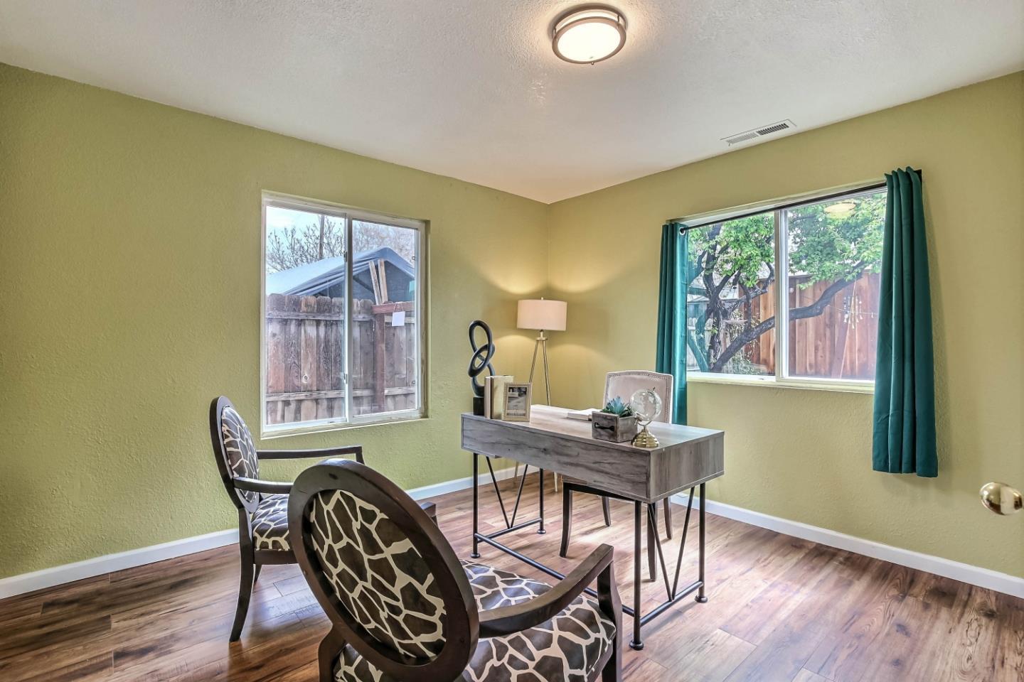 Detail Gallery Image 8 of 19 For 2396 Summer St, San Jose,  CA 95116 - 4 Beds | 3 Baths