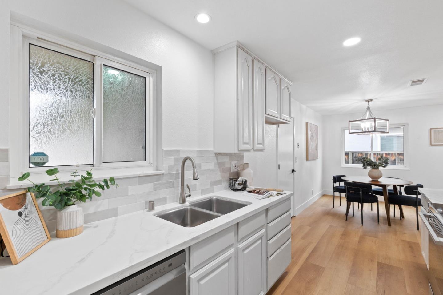 Detail Gallery Image 6 of 27 For 2271 Pumpherston Ct, San Jose,  CA 95148 - 3 Beds | 2 Baths