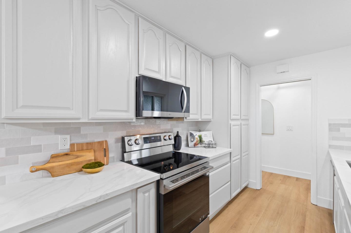 Detail Gallery Image 7 of 27 For 2271 Pumpherston Ct, San Jose,  CA 95148 - 3 Beds | 2 Baths