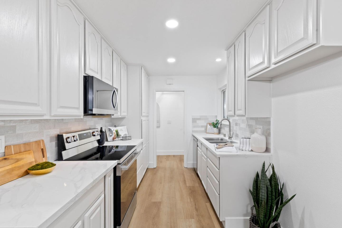 Detail Gallery Image 8 of 27 For 2271 Pumpherston Ct, San Jose,  CA 95148 - 3 Beds | 2 Baths