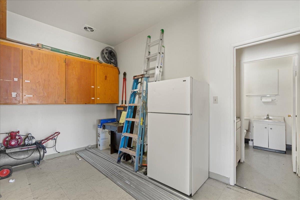 Detail Gallery Image 12 of 26 For 29605 Pacific St, Hayward,  CA 94544 - – Beds | – Baths