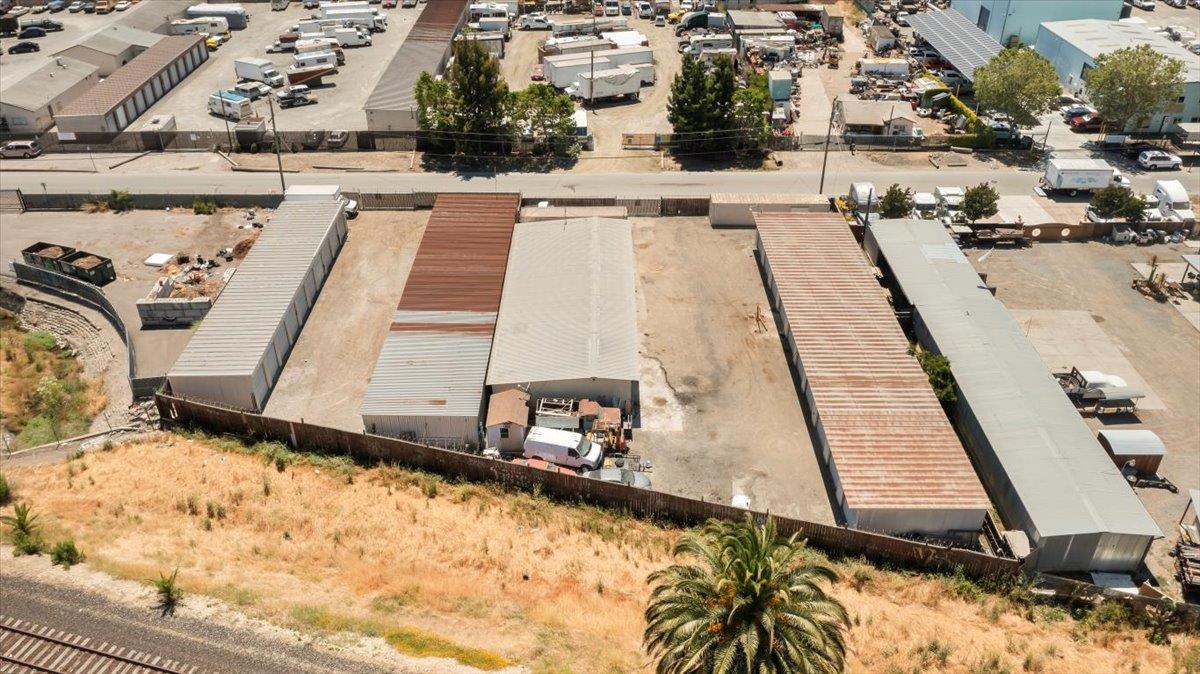 Detail Gallery Image 6 of 26 For 29605 Pacific St, Hayward,  CA 94544 - – Beds | – Baths