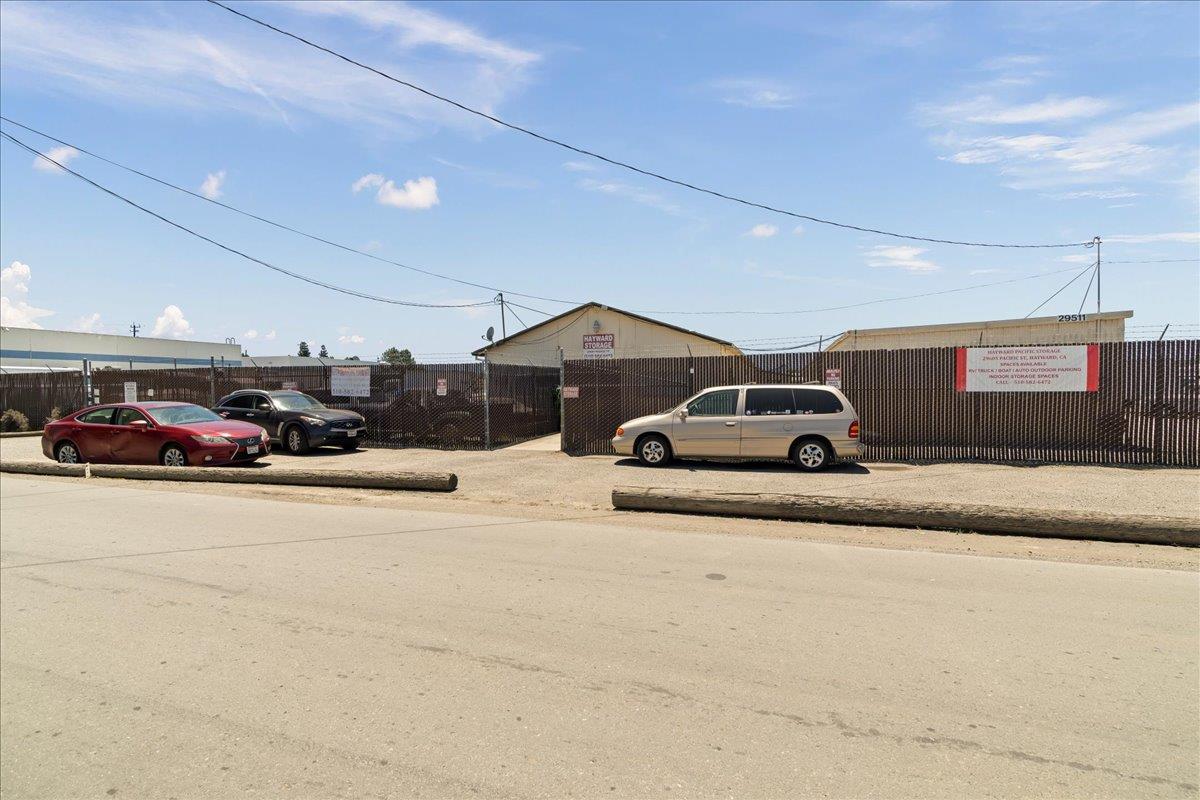 Detail Gallery Image 9 of 26 For 29605 Pacific St, Hayward,  CA 94544 - – Beds | – Baths