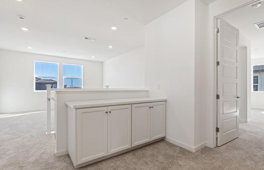 Detail Gallery Image 10 of 14 For 5709 Pathway Dr, Fairfield,  CA 94533 - 4 Beds | 3 Baths